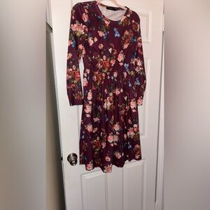 Burgundy long sleeve flower dress size medium